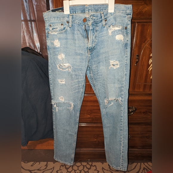 Hollister Jeans - Picture 1 of 2